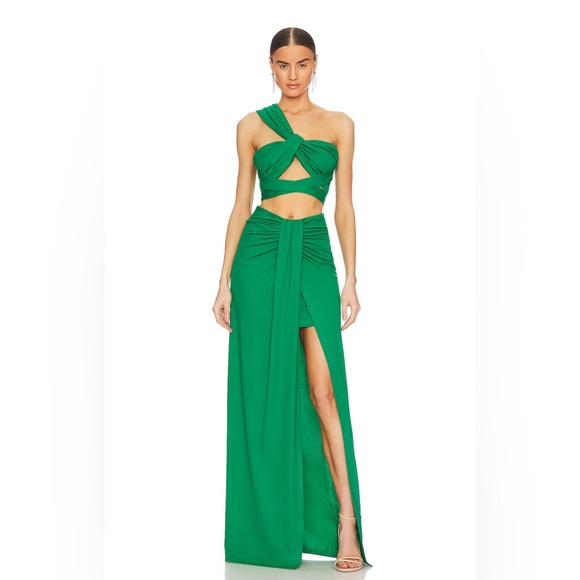 Gorgeous green crop top and long skirt set. - Picture 2 of 7